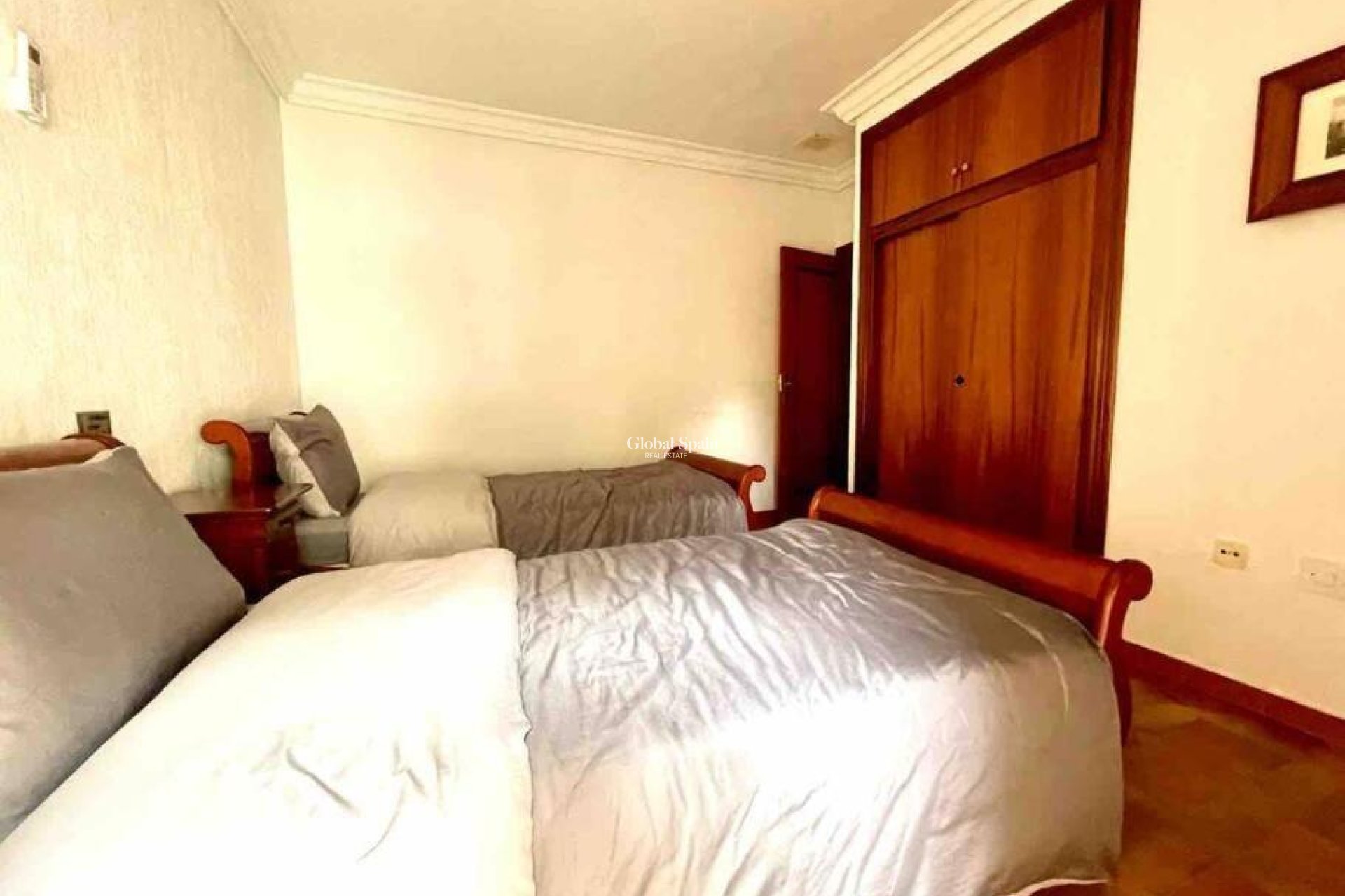 Resale - VILLA -
ORIHUELA COSTA - CAMPOAMOR