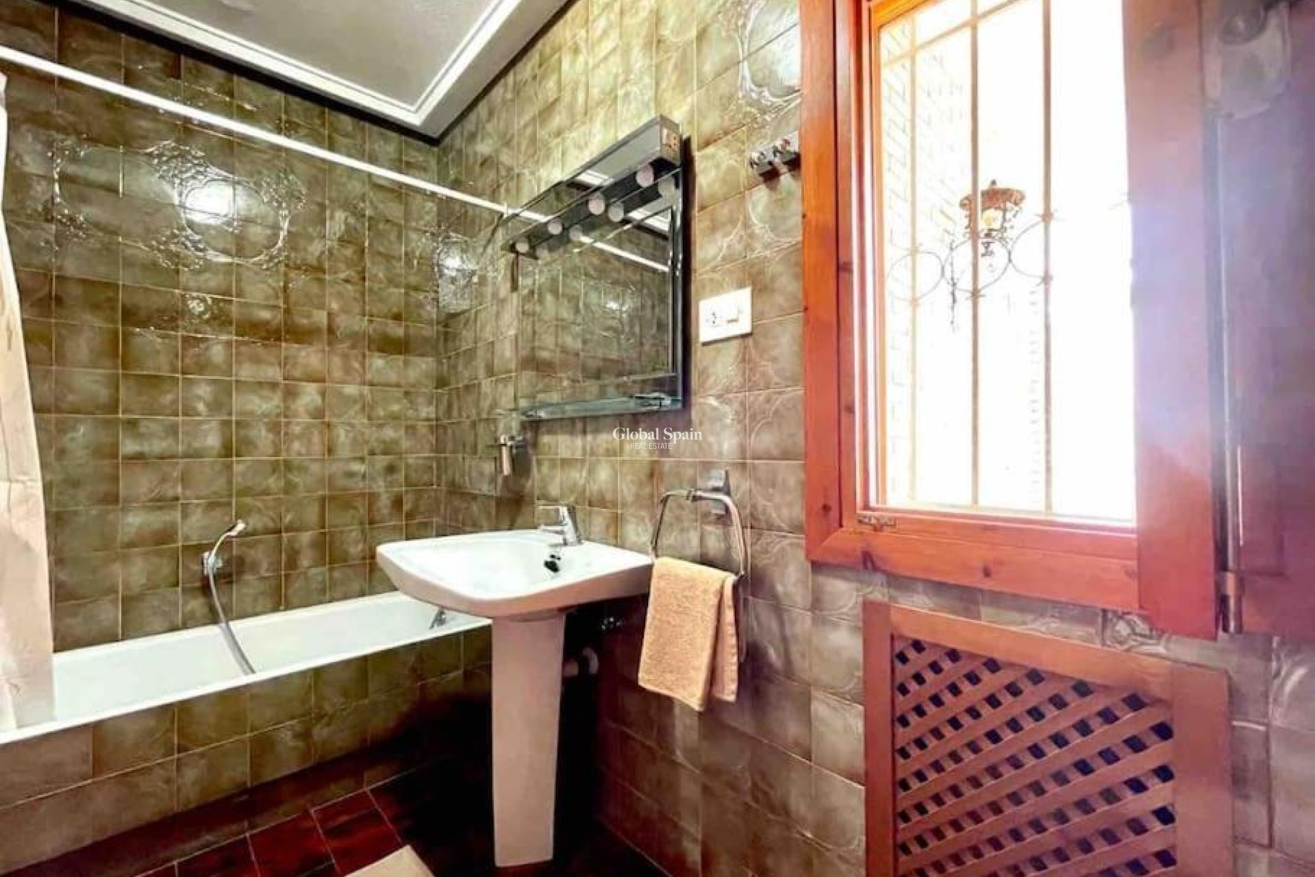 Resale - VILLA -
ORIHUELA COSTA - CAMPOAMOR