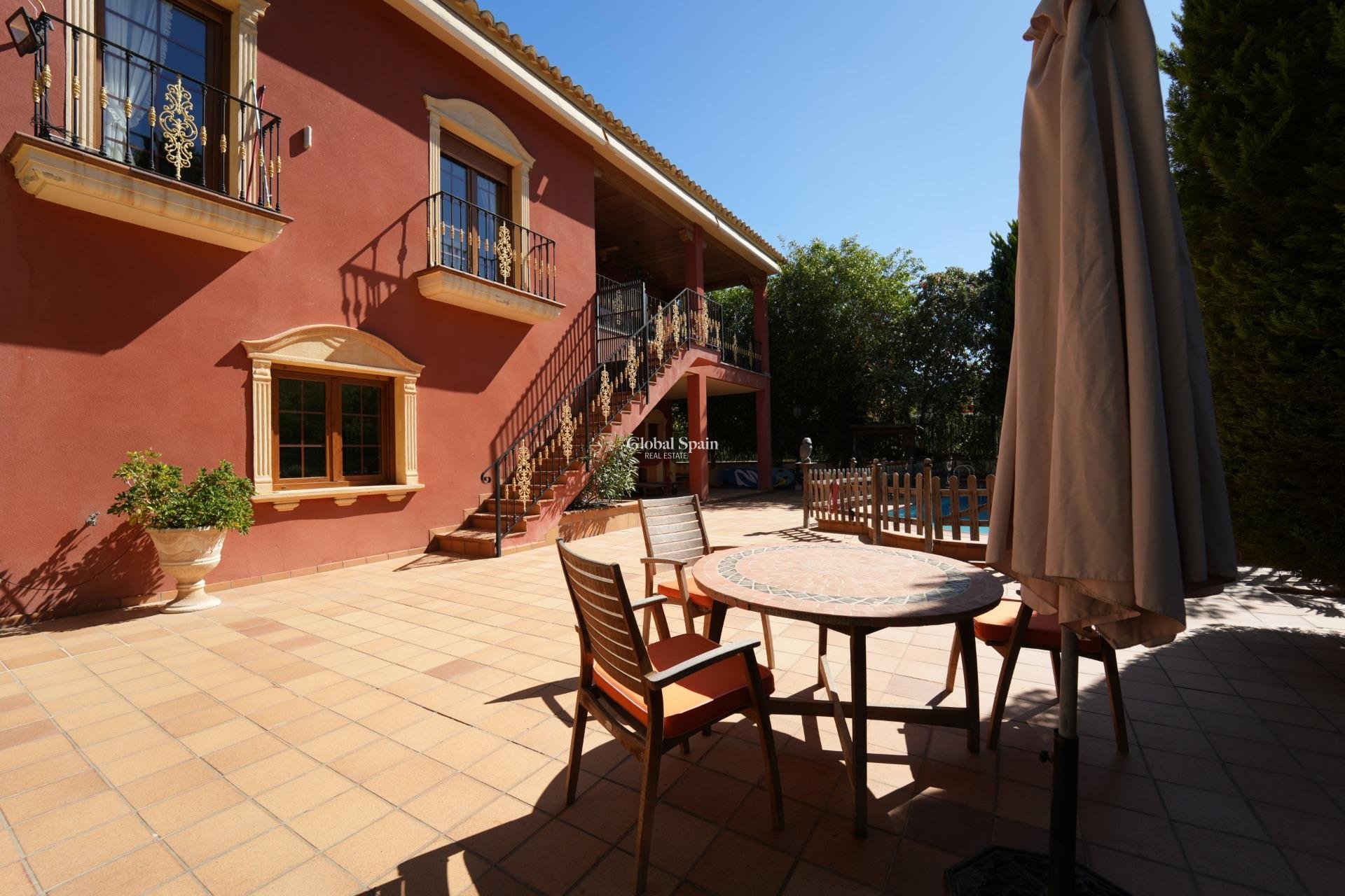 Resale - VILLA -
ORIHUELA COSTA - CAMPOAMOR