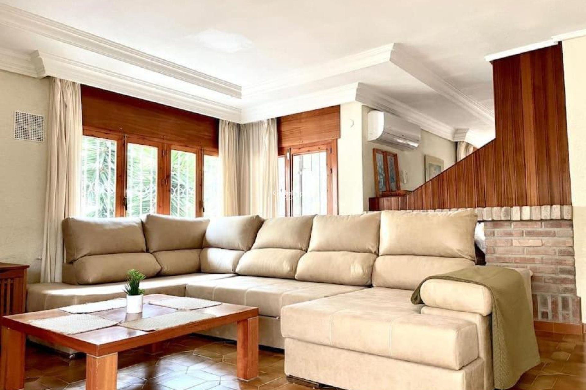 Resale - VILLA -
ORIHUELA COSTA - CAMPOAMOR