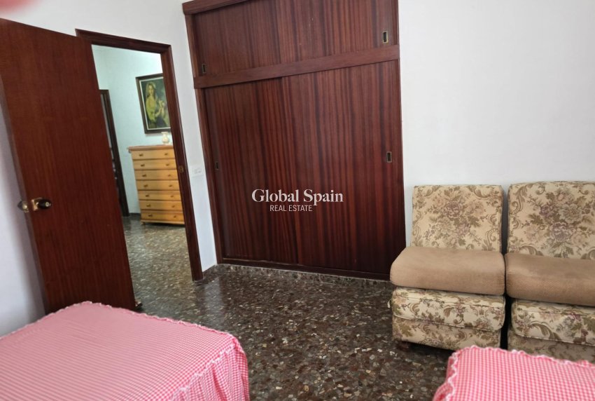 Resale - VILLA -
ORIHUELA COSTA - CAMPOAMOR