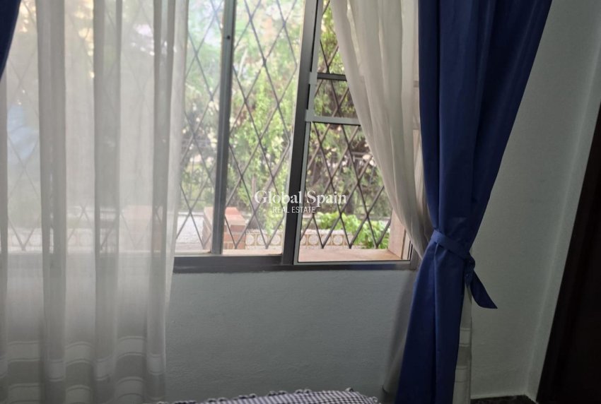 Resale - VILLA -
ORIHUELA COSTA - CAMPOAMOR