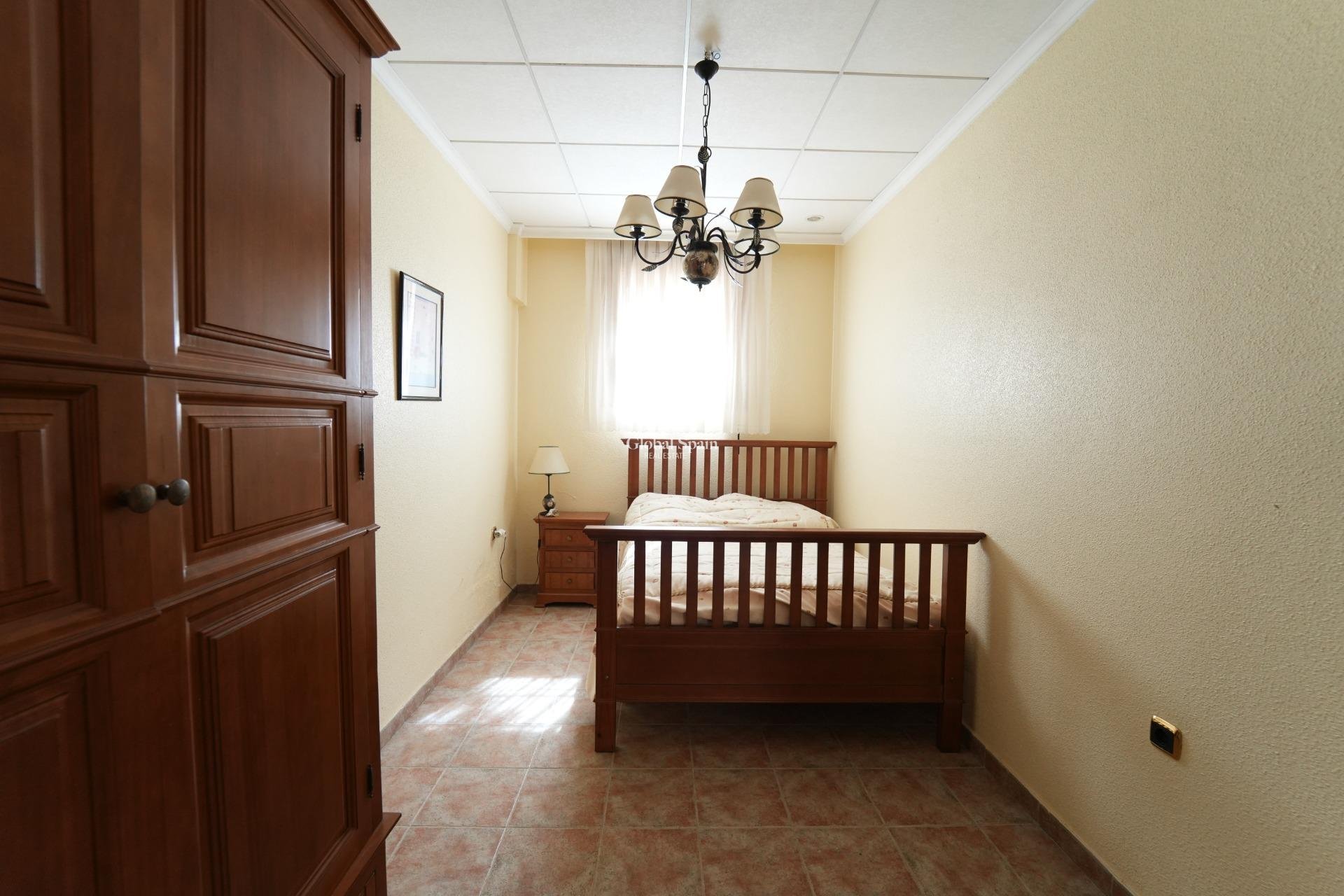 Resale - VILLA -
ORIHUELA COSTA - CAMPOAMOR