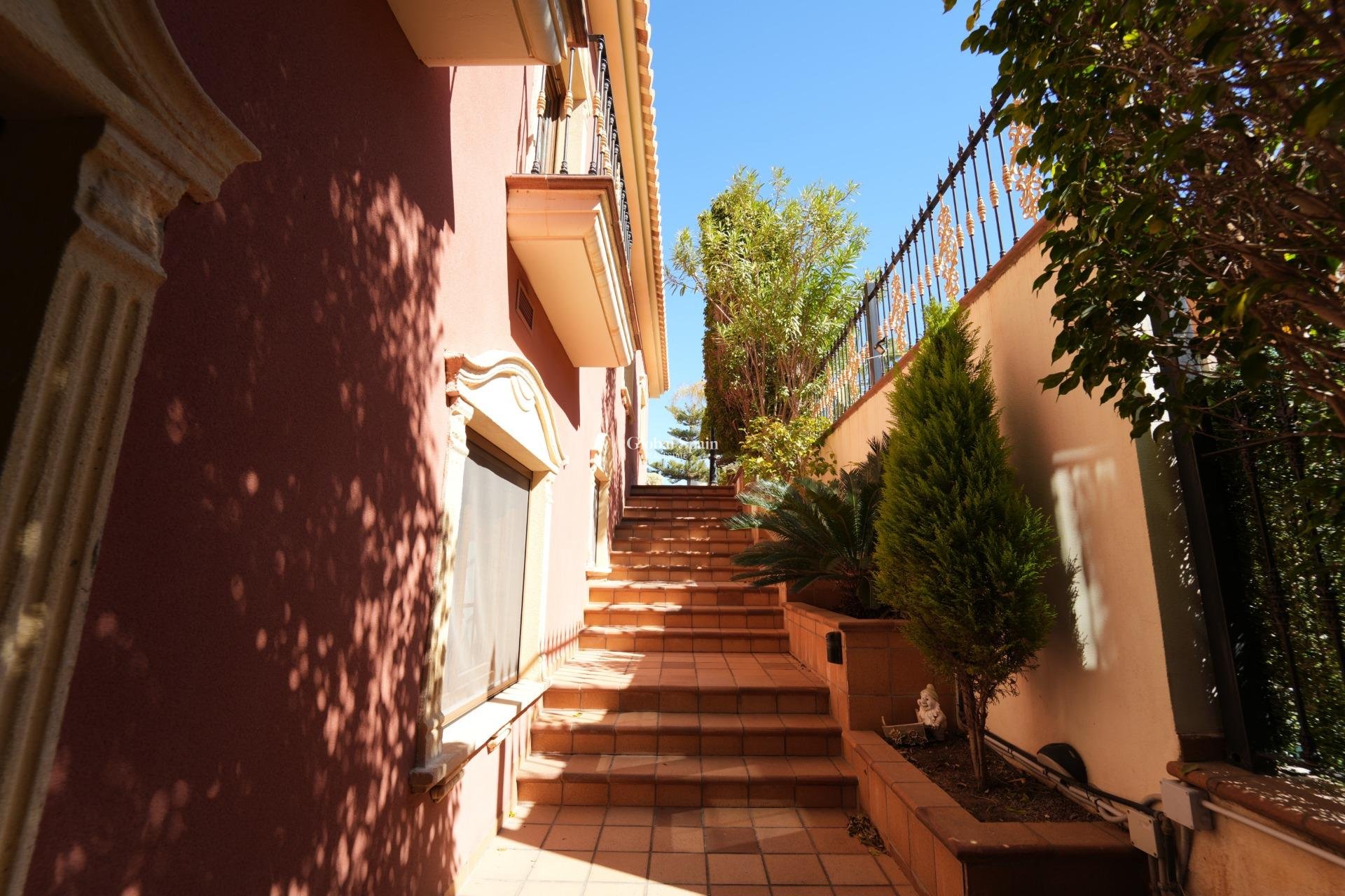 Resale - VILLA -
ORIHUELA COSTA - CAMPOAMOR