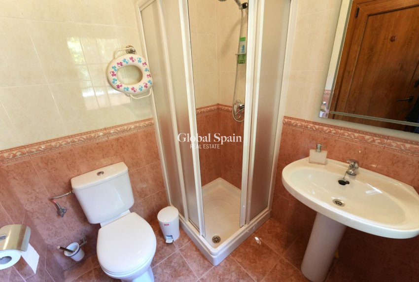 Resale - VILLA -
ORIHUELA COSTA - CAMPOAMOR