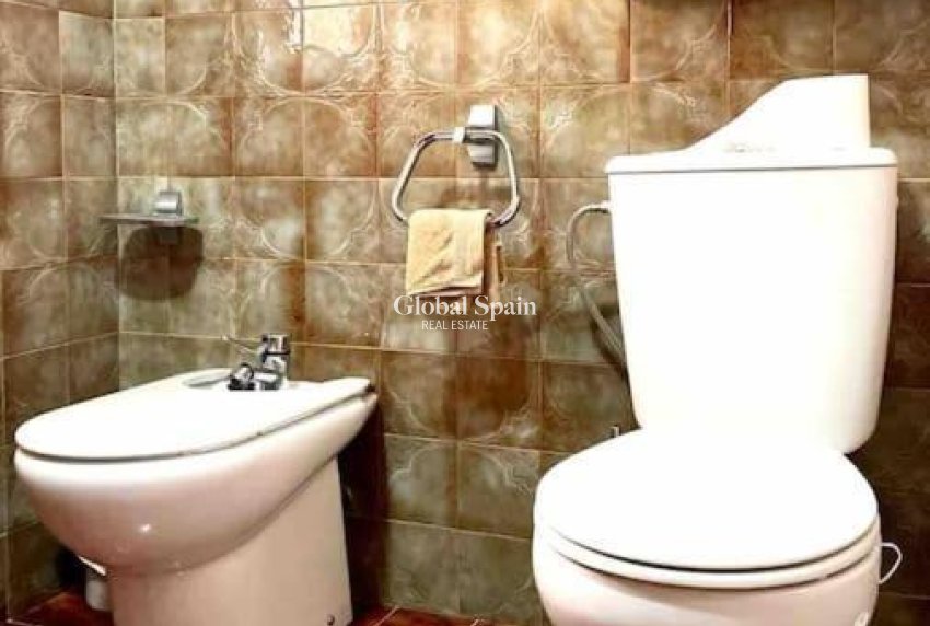 Resale - VILLA -
ORIHUELA COSTA - CAMPOAMOR