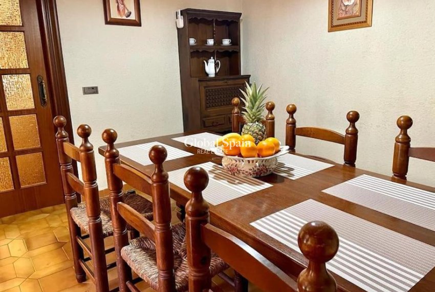 Resale - VILLA -
ORIHUELA COSTA - CAMPOAMOR