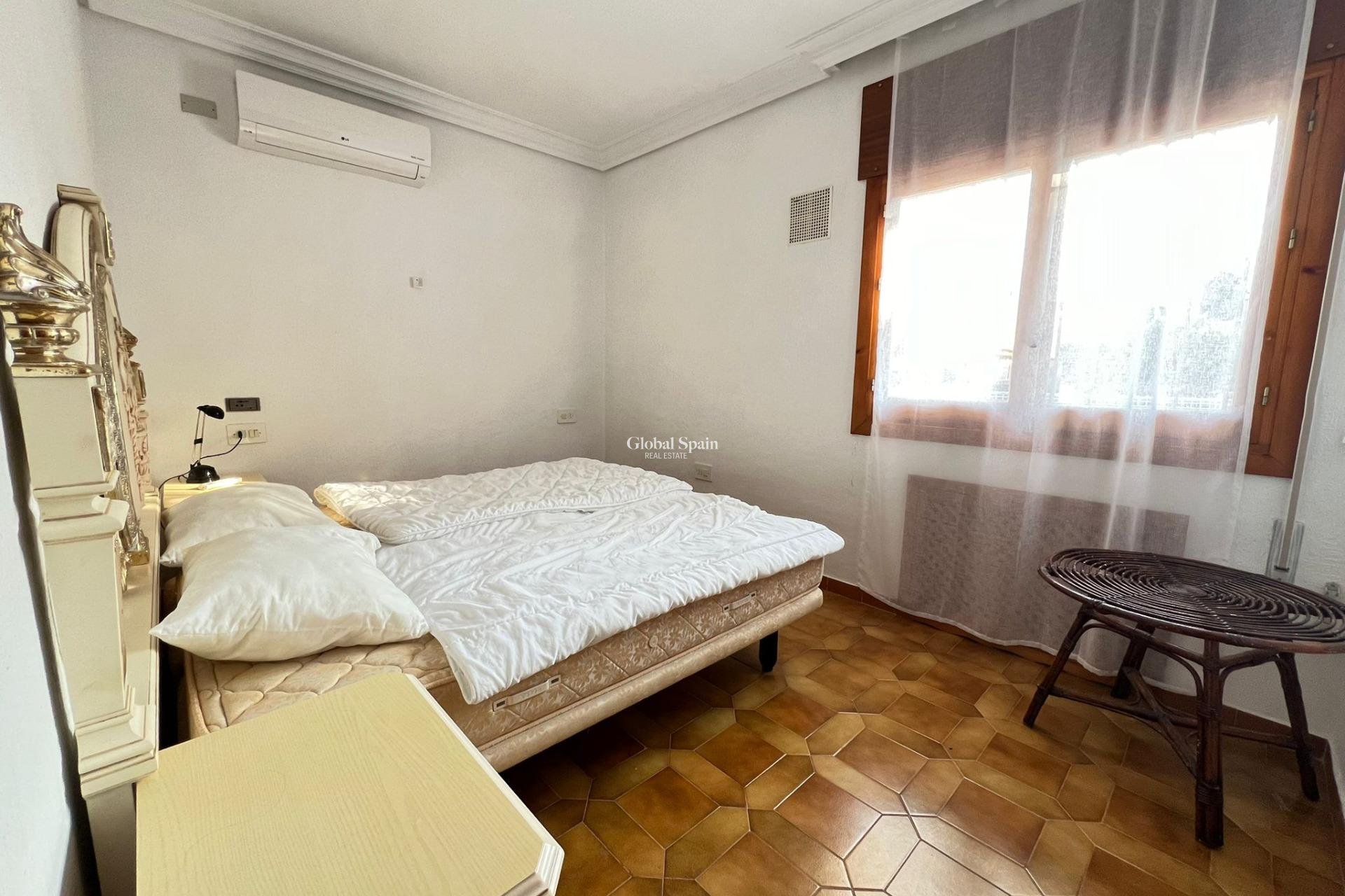 Resale - VILLA -
ORIHUELA COSTA - CAMPOAMOR