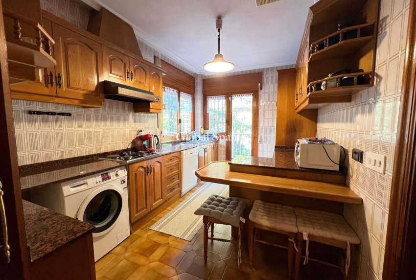 Resale - VILLA -
ORIHUELA COSTA - CAMPOAMOR