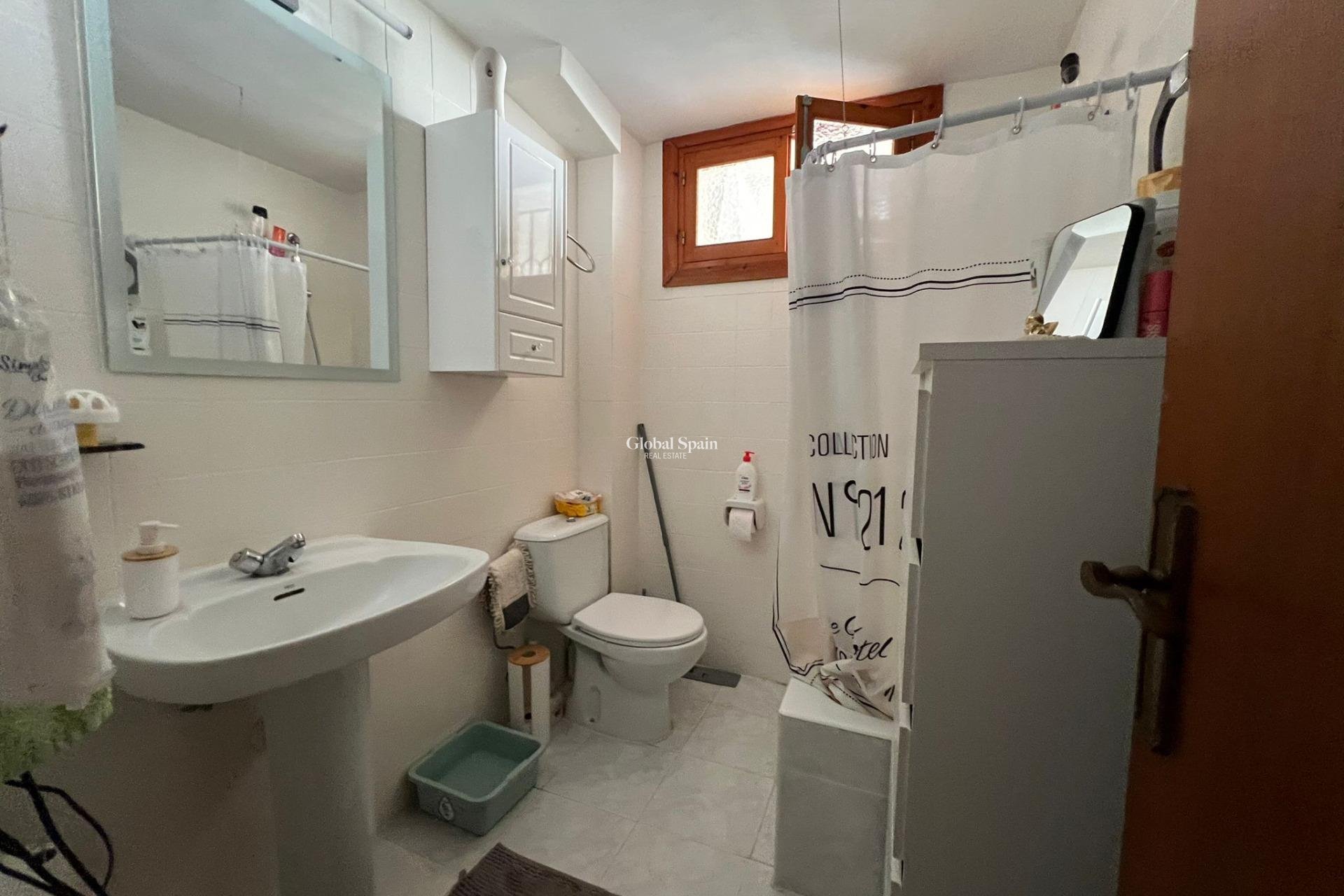 Resale - VILLA -
ORIHUELA COSTA - CAMPOAMOR