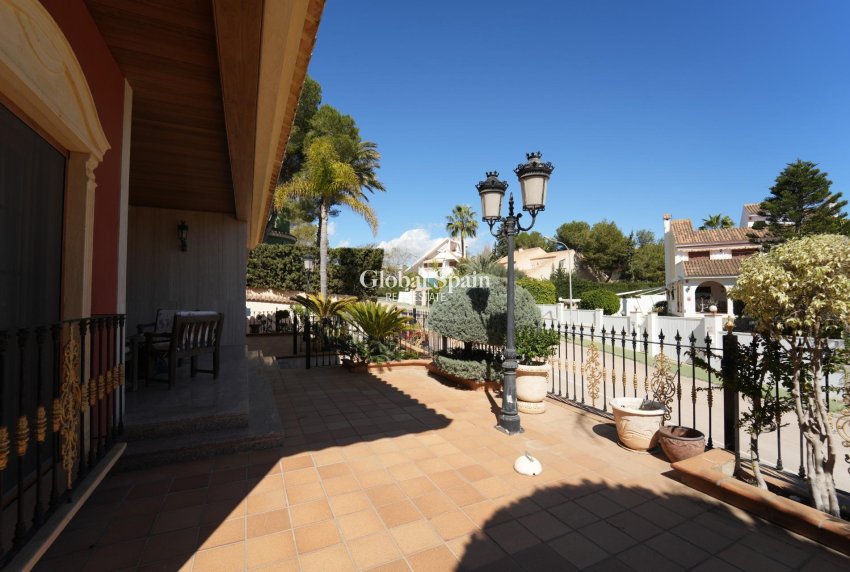 Resale - VILLA -
ORIHUELA COSTA - CAMPOAMOR