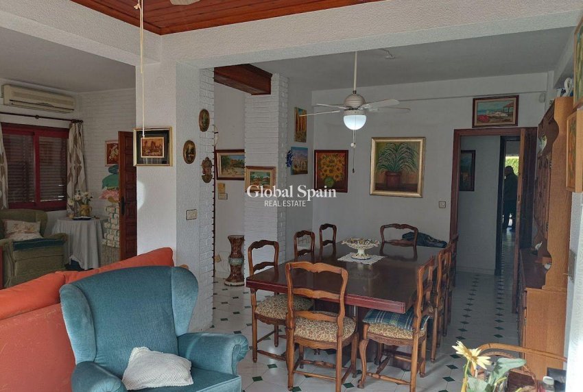 Resale - VILLA -
ORIHUELA COSTA - CAMPOAMOR
