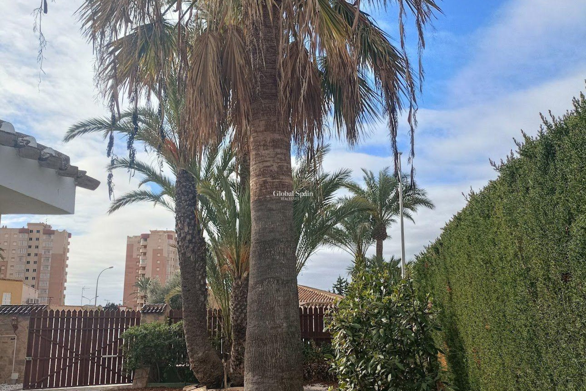 Resale - VILLA -
ORIHUELA COSTA - CAMPOAMOR