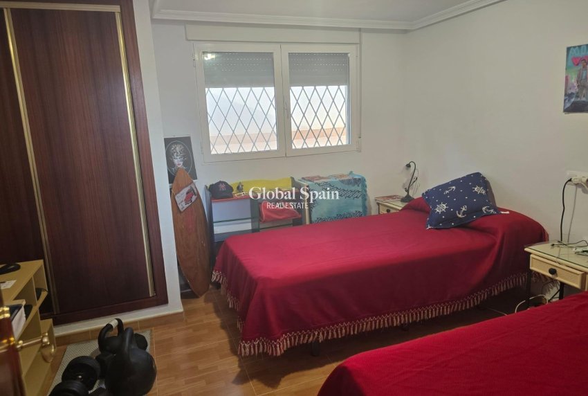 Resale - VILLA -
ORIHUELA COSTA - CAMPOAMOR
