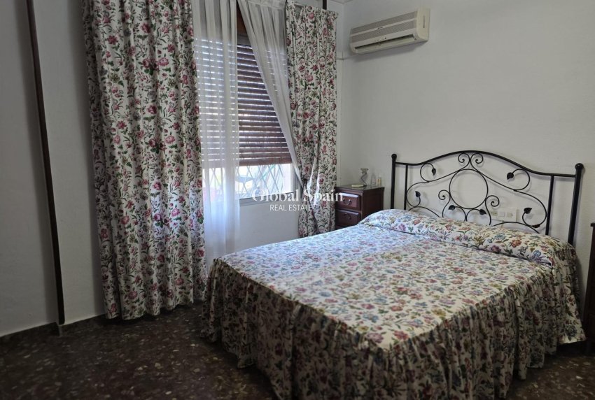 Resale - VILLA -
ORIHUELA COSTA - CAMPOAMOR