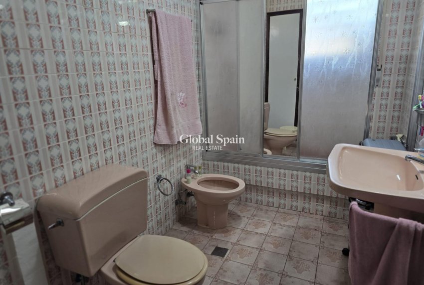 Resale - VILLA -
ORIHUELA COSTA - CAMPOAMOR