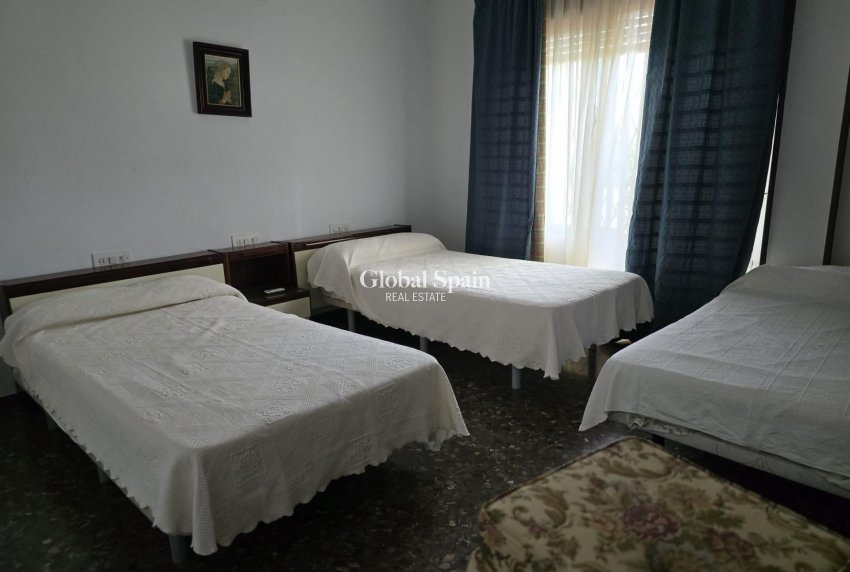 Resale - VILLA -
ORIHUELA COSTA - CAMPOAMOR