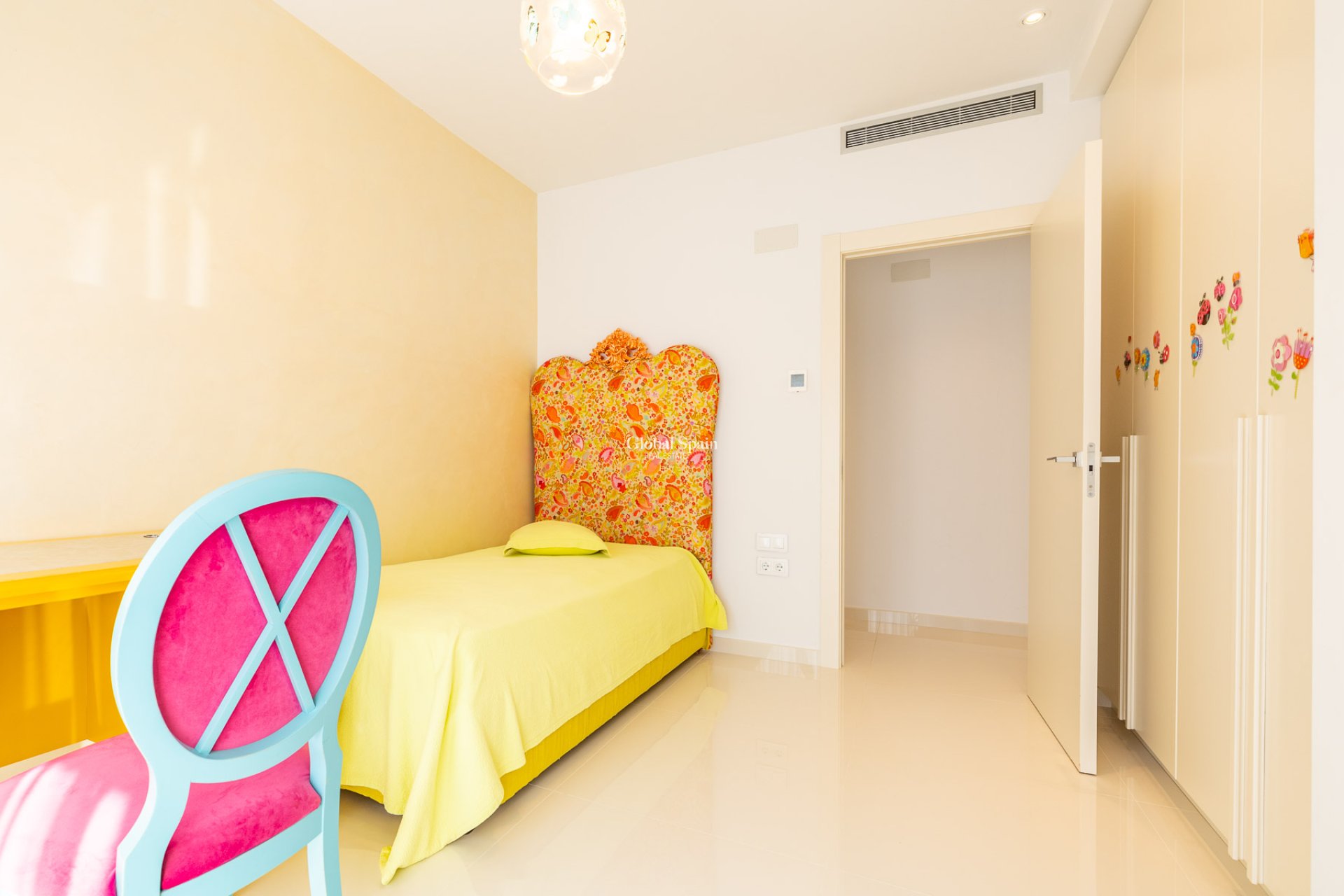 Resale - Villa -
ORIHUELA COSTA - CAMPOAMOR