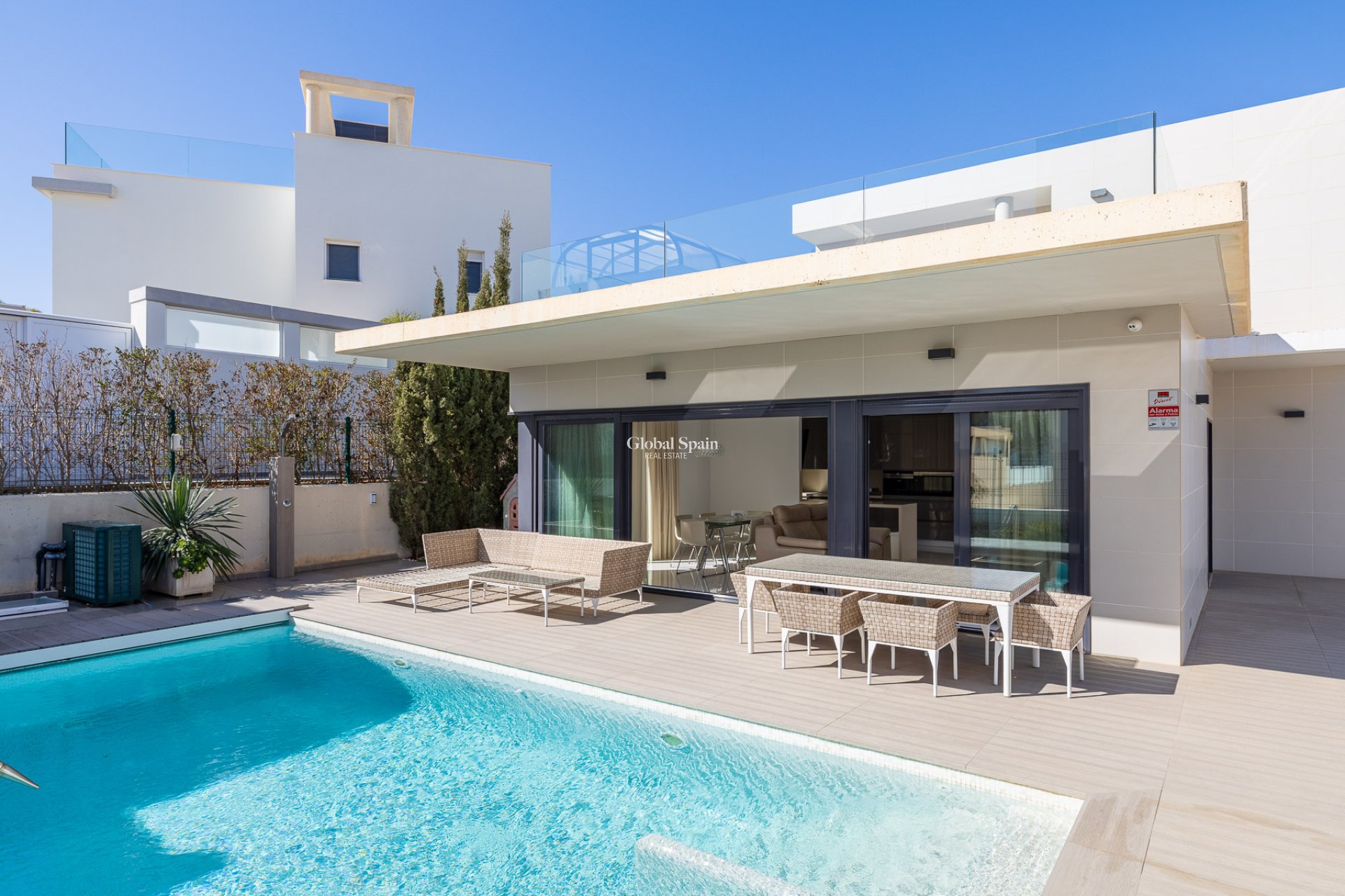 Resale - Villa -
ORIHUELA COSTA - CAMPOAMOR