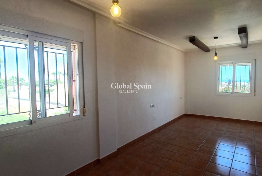 Resale - VILLA -
ORIHUELA COSTA - Castillo de Don Juan