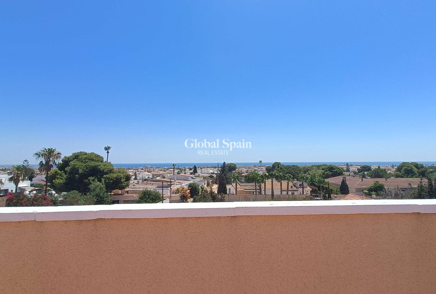 Resale - VILLA -
ORIHUELA COSTA - Castillo de Don Juan