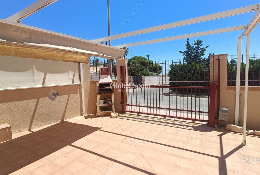 Resale - VILLA -
ORIHUELA COSTA - Castillo de Don Juan