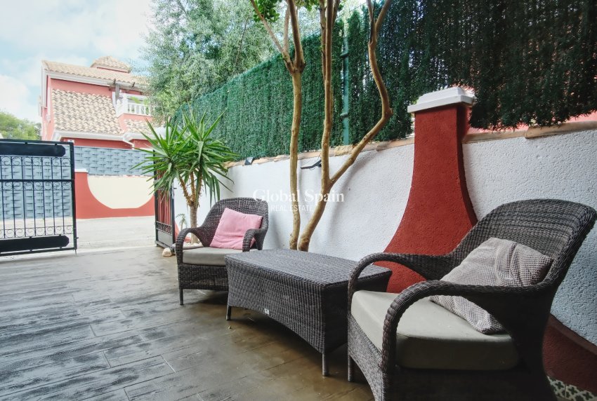 Resale - VILLA -
ORIHUELA COSTA - Costa Blanca South