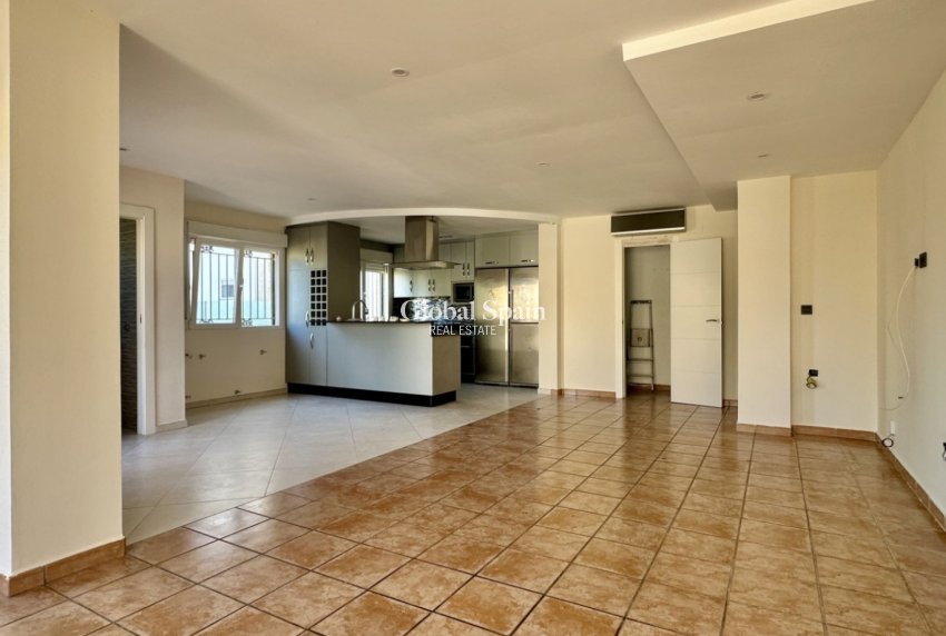 Resale - VILLA -
ORIHUELA COSTA - Costa Blanca