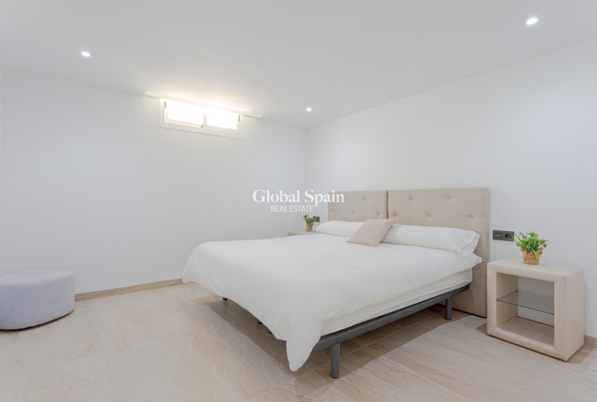 Resale - VILLA -
ORIHUELA COSTA - Costa Blanca