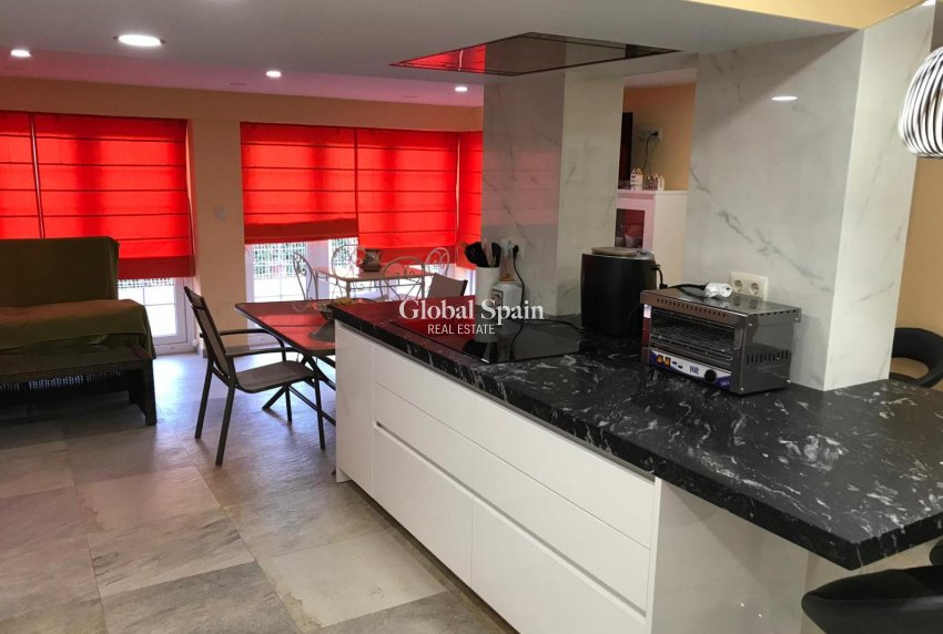 Resale - VILLA -
ORIHUELA COSTA - Costa Blanca