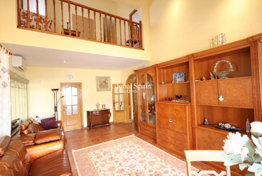 Resale - VILLA -
ORIHUELA COSTA - Costa Blanca