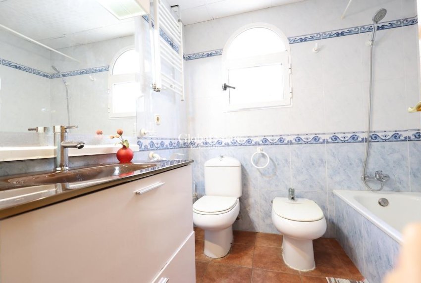 Resale - VILLA -
ORIHUELA COSTA - Costa Blanca