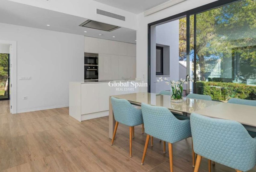 Resale - VILLA -
ORIHUELA COSTA - Costa Blanca