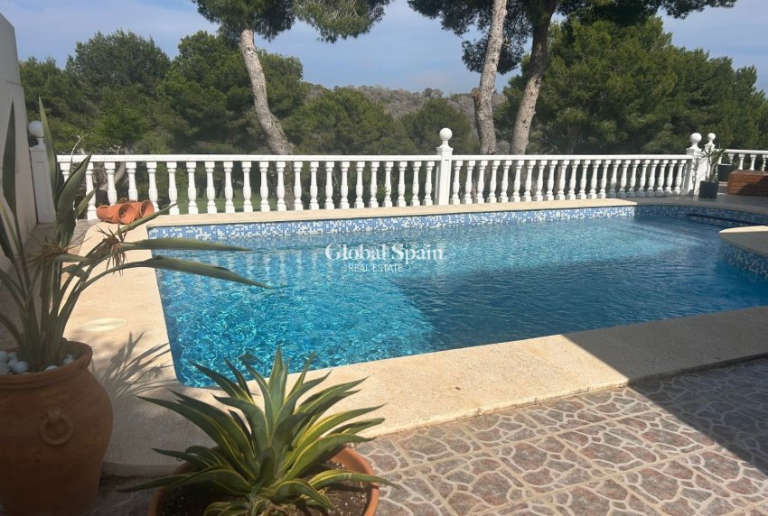 Resale - VILLA -
ORIHUELA COSTA - Costa Blanca