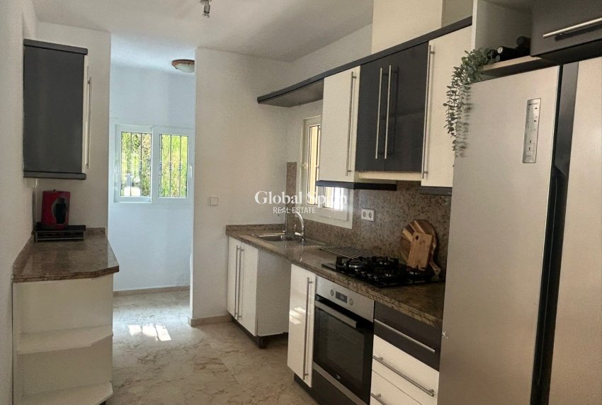 Resale - VILLA -
ORIHUELA COSTA - Costa Blanca