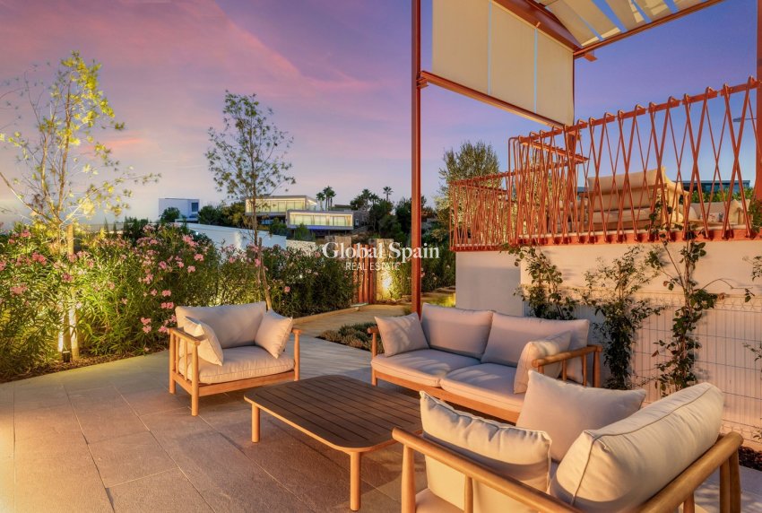 Resale - VILLA -
ORIHUELA COSTA - Costa Blanca