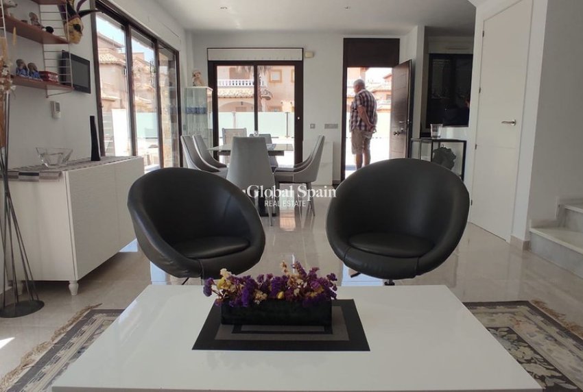 Resale - VILLA -
ORIHUELA COSTA - Costa Blanca