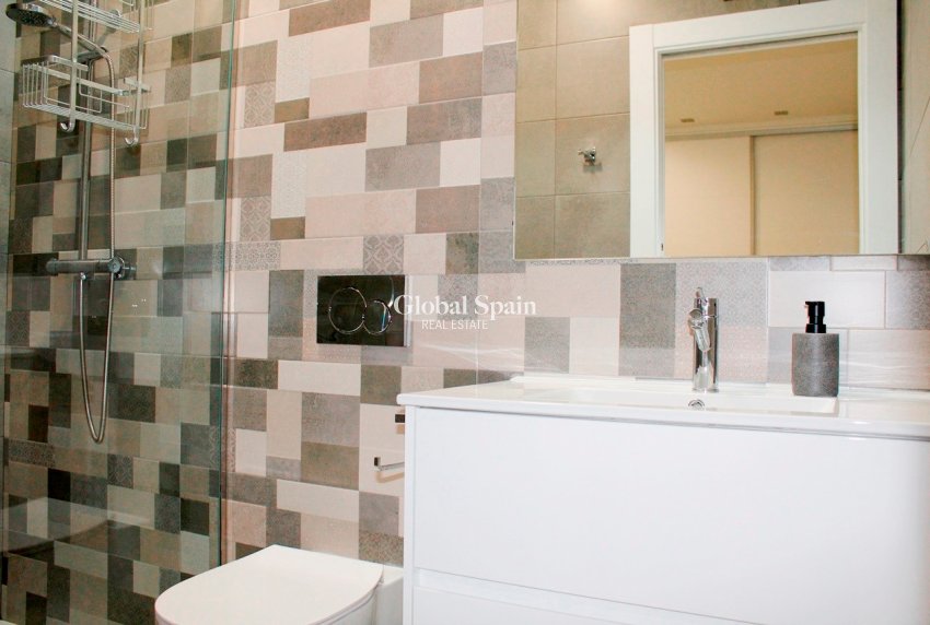 Resale - VILLA -
ORIHUELA COSTA - Costa Blanca