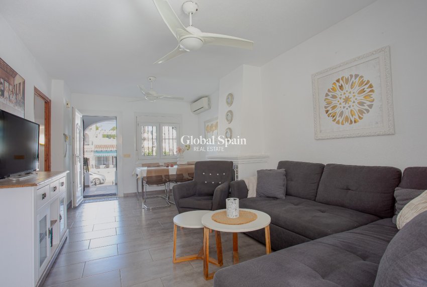 Resale - VILLA -
ORIHUELA COSTA - Costa Blanca