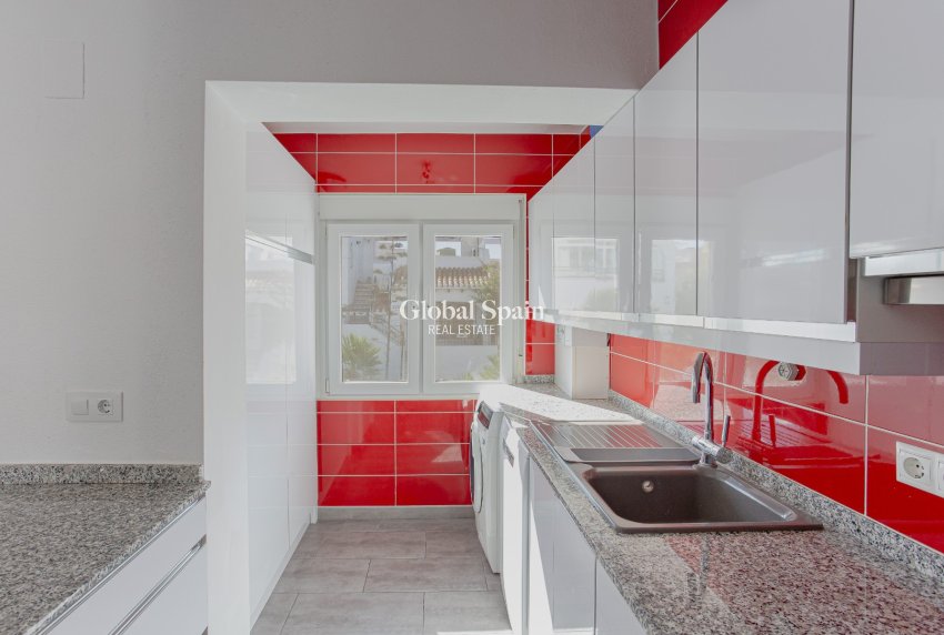 Resale - VILLA -
ORIHUELA COSTA - Costa Blanca