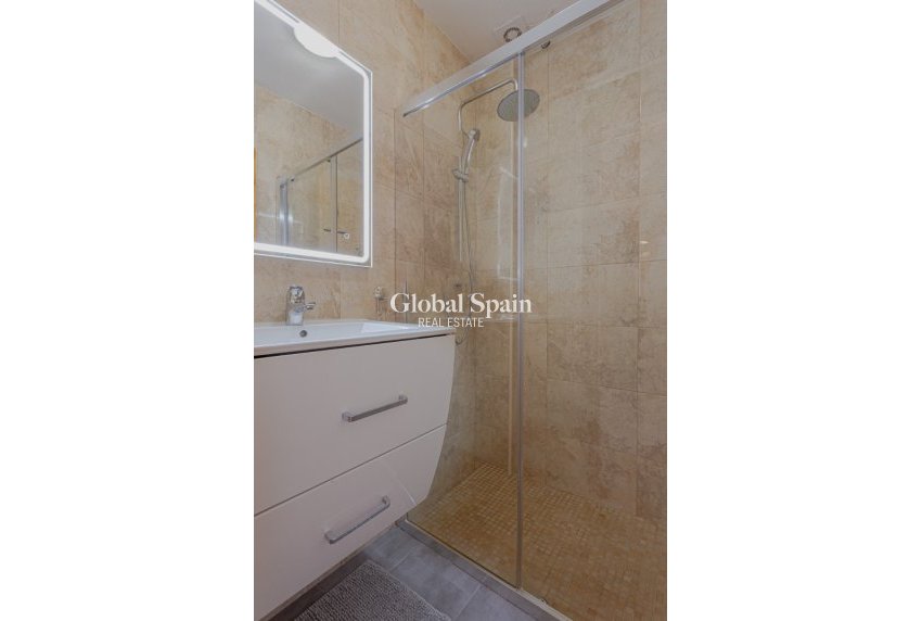 Resale - VILLA -
ORIHUELA COSTA - Costa Blanca