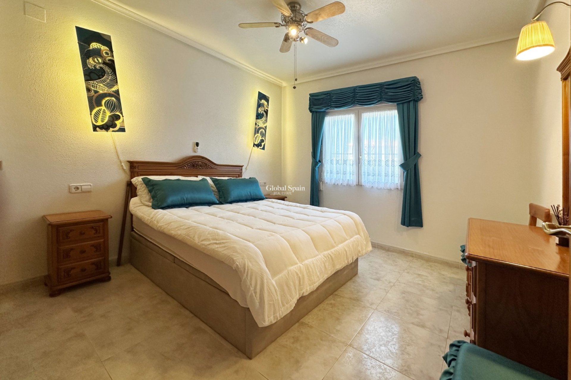 Resale - VILLA -
ORIHUELA COSTA - Costa Blanca