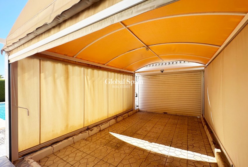 Resale - VILLA -
ORIHUELA COSTA - Costa Blanca