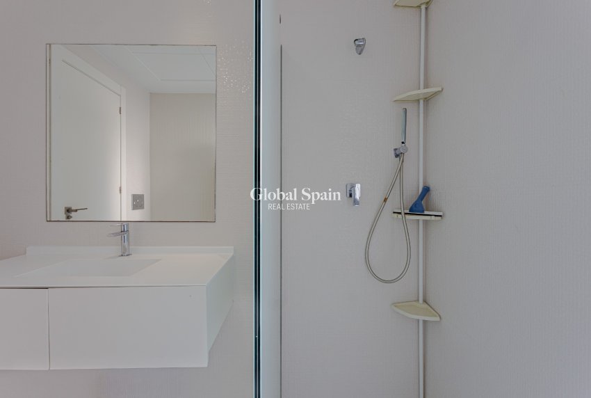 Resale - VILLA -
ORIHUELA COSTA - Costa Blanca