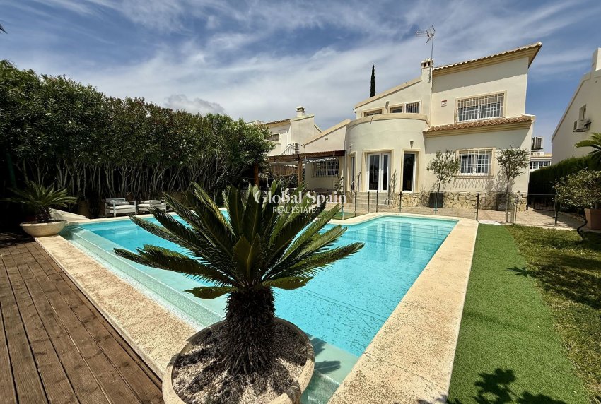 Resale - VILLA -
ORIHUELA COSTA - Costa Blanca
