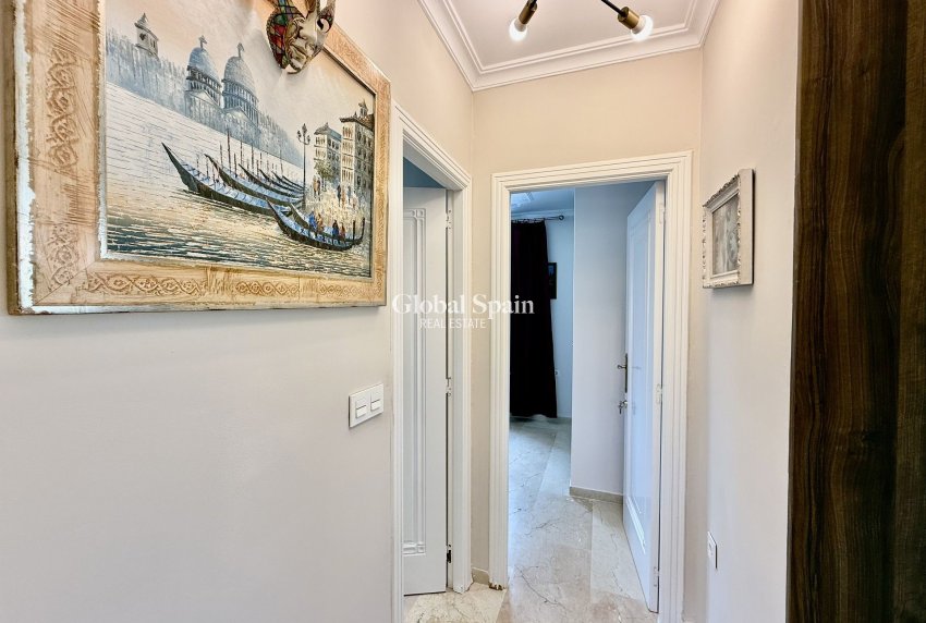 Resale - VILLA -
ORIHUELA COSTA - Costa Blanca