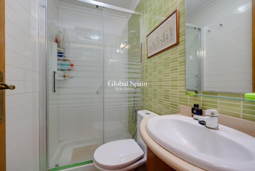 Resale - VILLA -
ORIHUELA COSTA - Costa Blanca