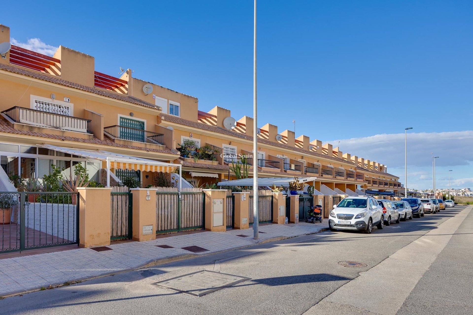 Resale - VILLA -
ORIHUELA COSTA - Costa Blanca