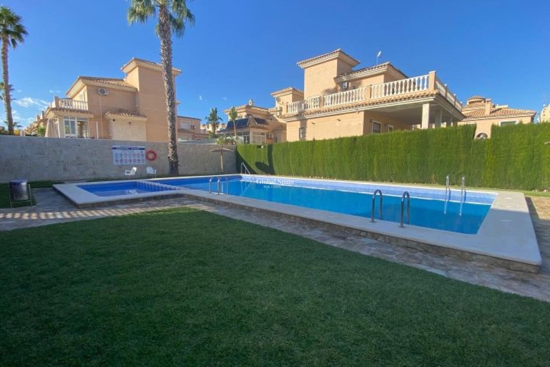 Resale - VILLA -
ORIHUELA COSTA - Costa Blanca