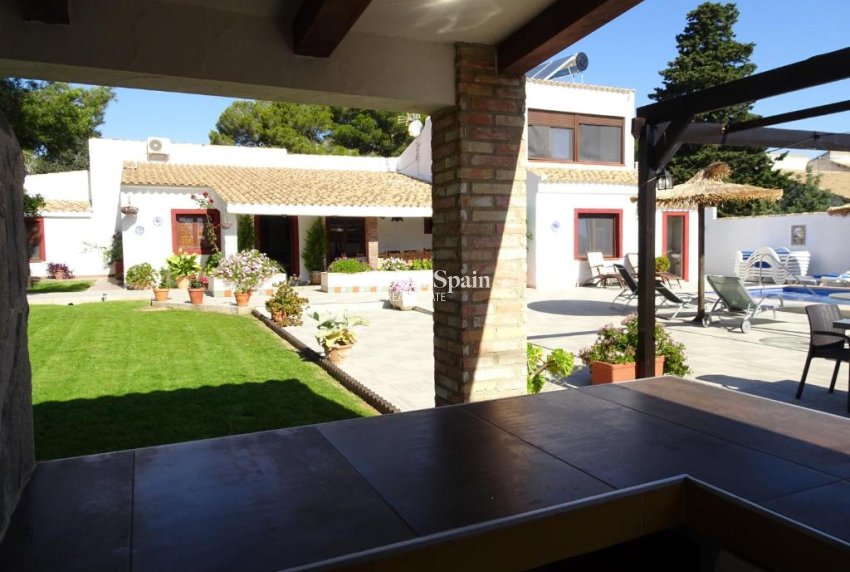 Resale - VILLA -
ORIHUELA COSTA - Costa Blanca